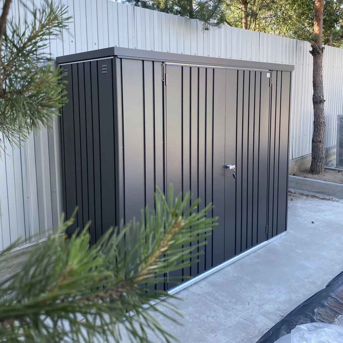 Biohort | 7.5x2.7x6 ft Equipment Locker 230 - Dark Gray - Image 2