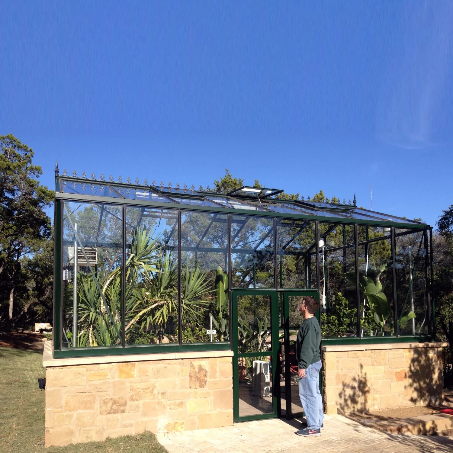 Janssens | 12.5x20x9 ft Royal Victorian VI 46 Large Glass Greenhouse Kit With 4mm Tempered Glass Glazing - Image 18