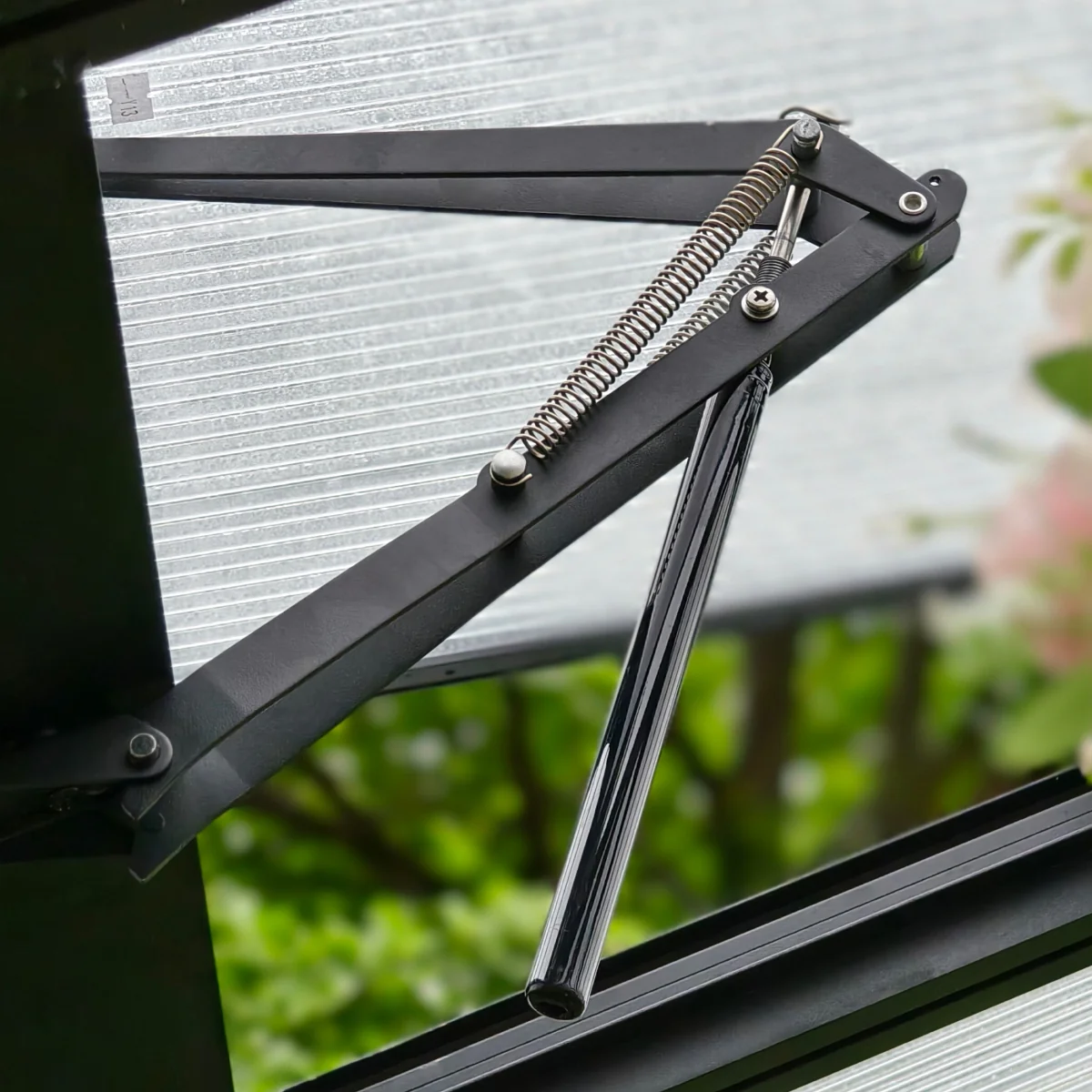 Vego | Greenhouse Roof Vent Auto Opener - 2 Pack - Image 3